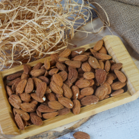 Kavrulmamış İç Badem 250gr Kavrulmamış İç Badem 250gr
